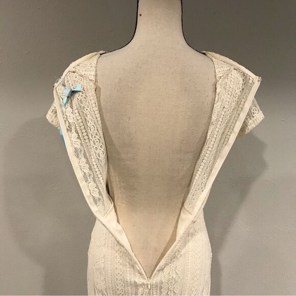 Cream short sleeve lace maxi dress - Picture 10 of 15